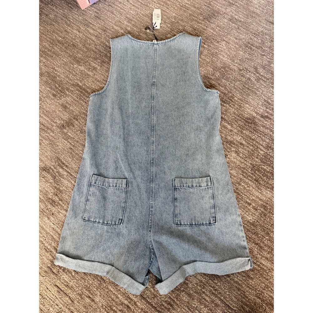 Day + Moon Liv Denim Romper Light Wash Button Front Sleeveless Medium NEW - Picture 7 of 7